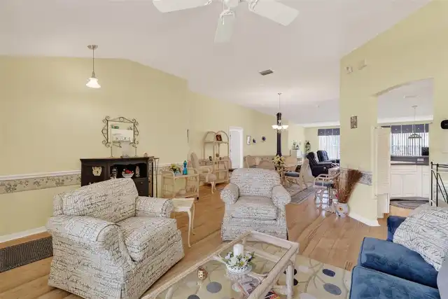 Listing Photo 8