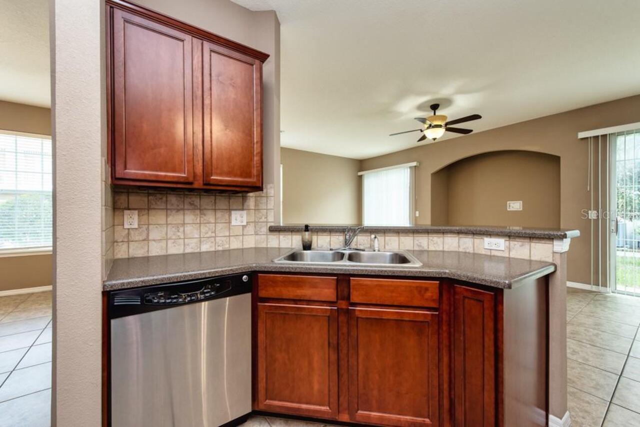 Listing Photo 12