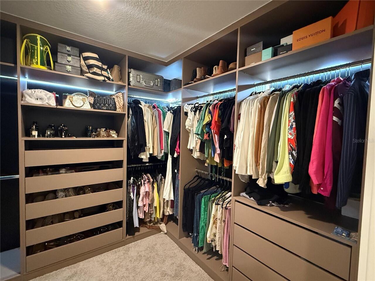 Listing Photo 11