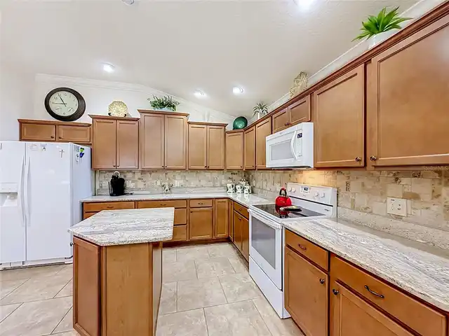 Listing Photo 14
