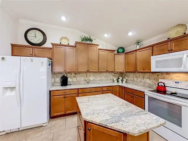 Listing Photo 15