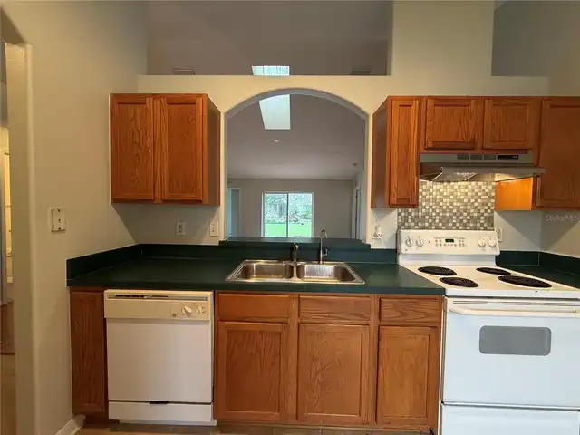 Listing Photo 7