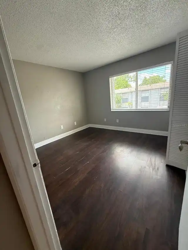 Listing Photo 14