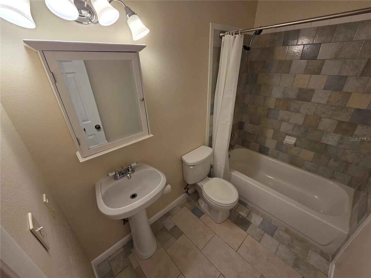 Listing Photo 14