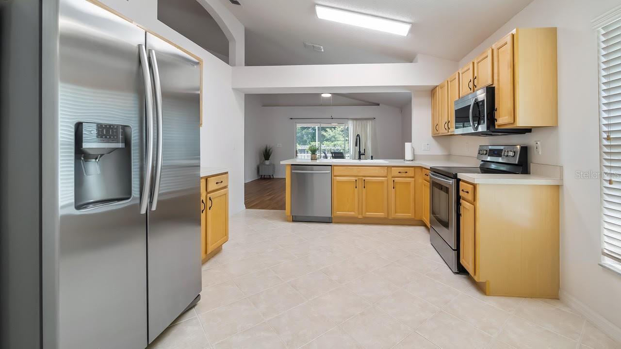 Listing Photo 11