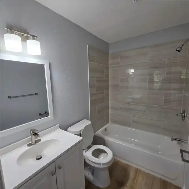 Listing Photo 14