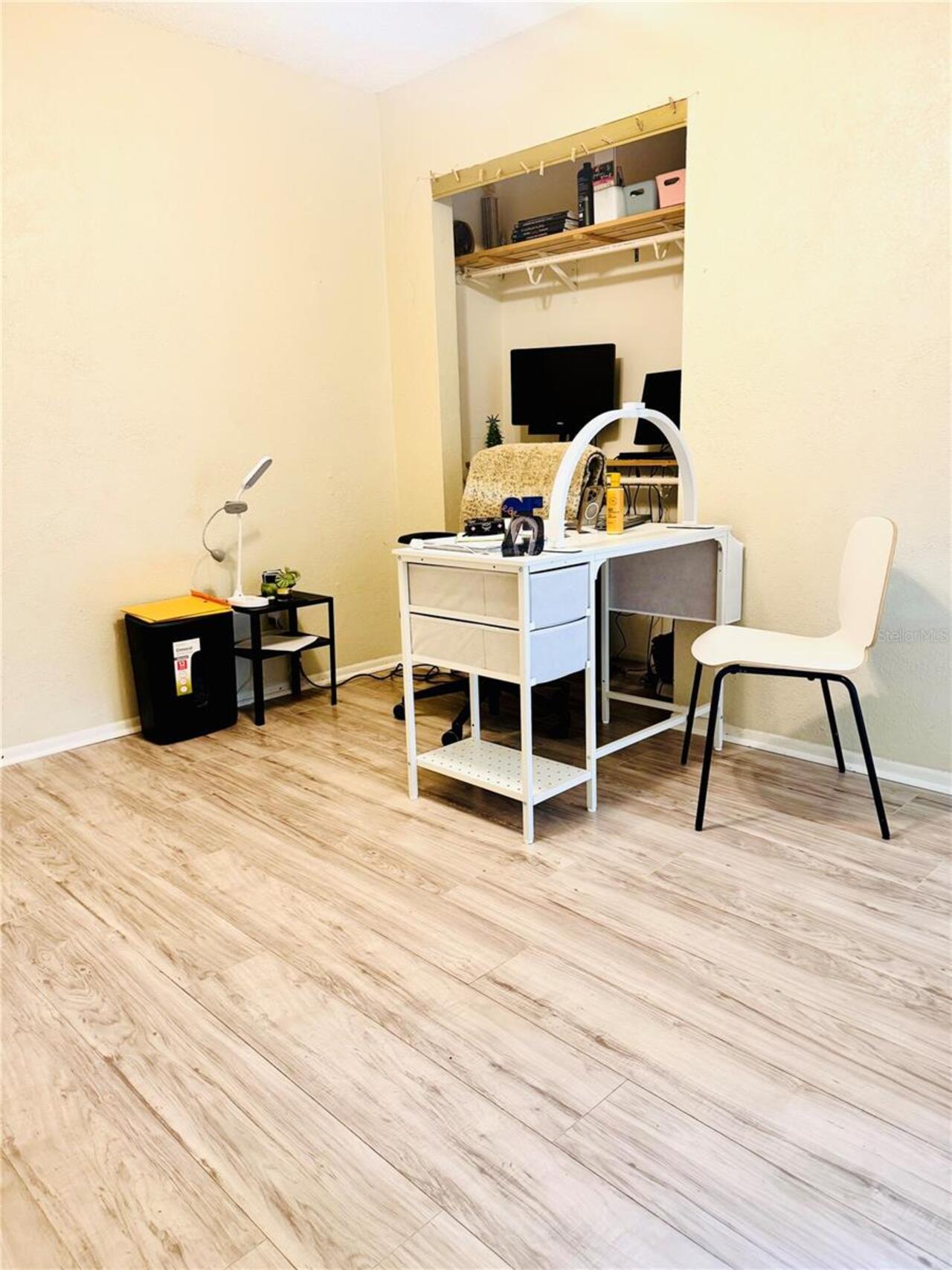Listing Photo 8