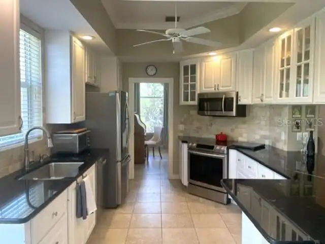 Listing Photo 8
