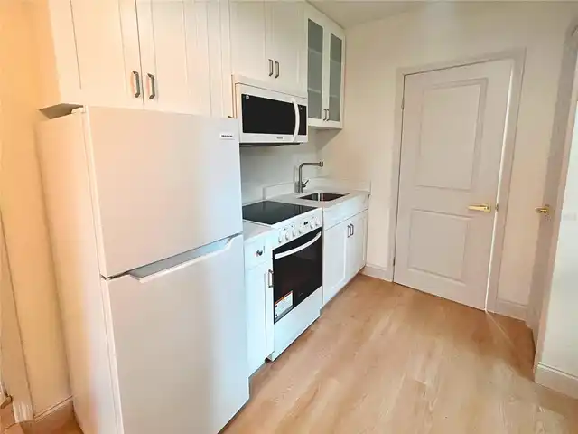 Listing Photo 11
