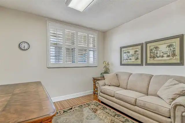 Listing Photo 12