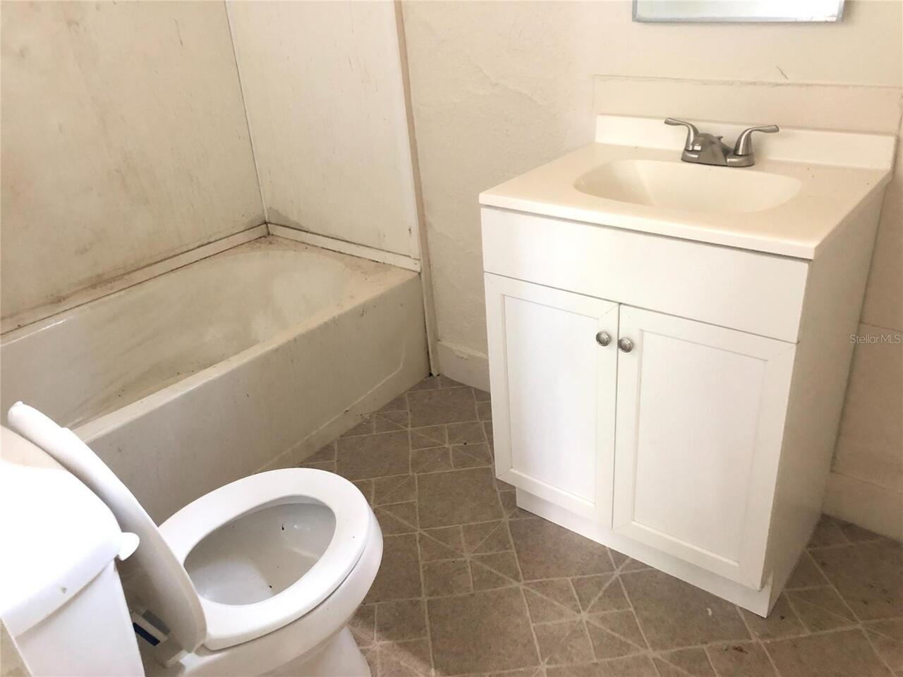 Listing Photo 8