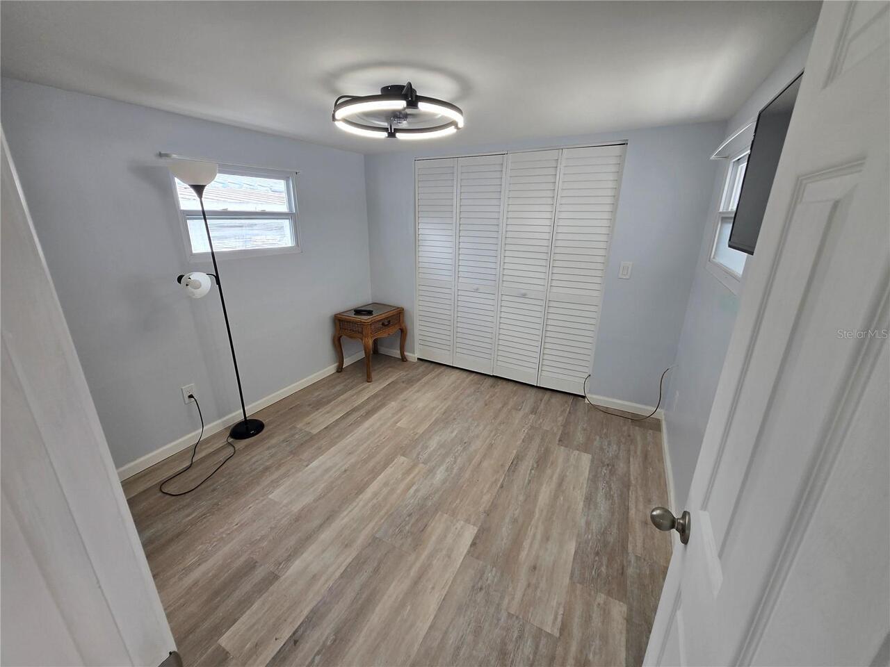 Listing Photo 8