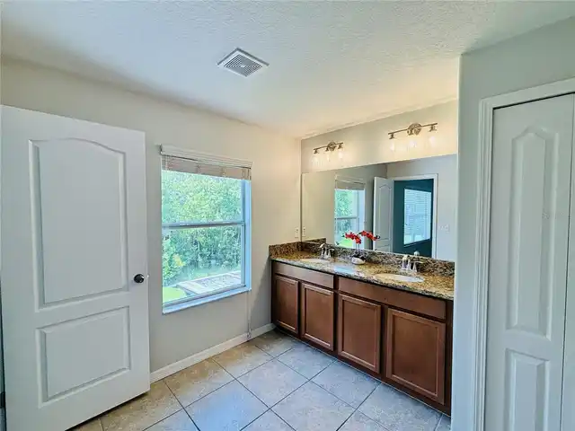 Listing Photo 24