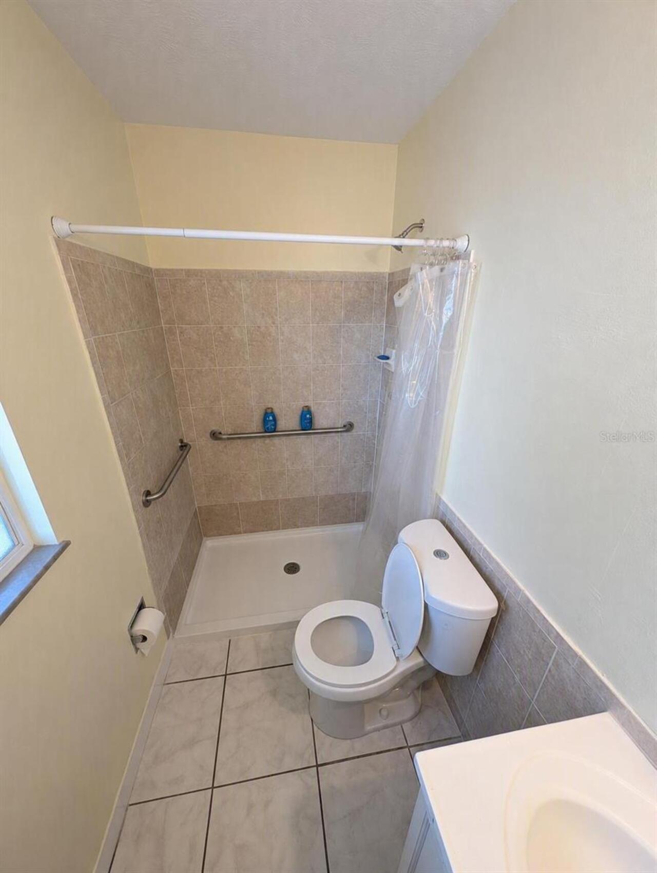 Listing Photo 16