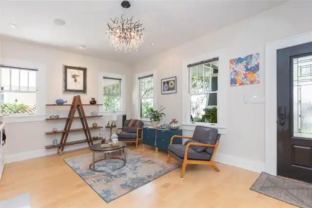 Listing Photo 8