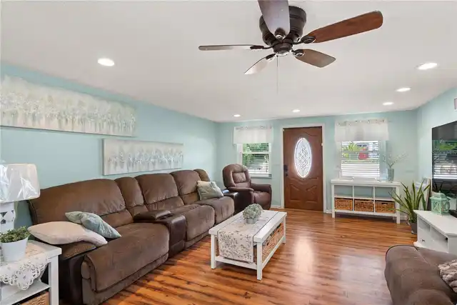Listing Photo 8