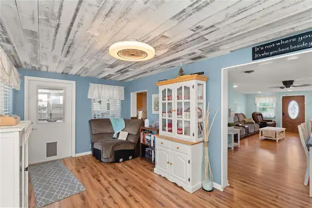 Listing Photo 16
