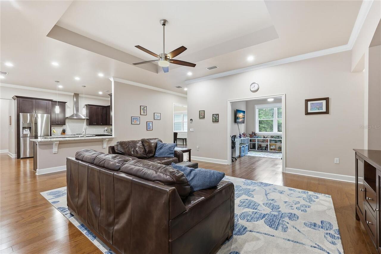 Listing Photo 9