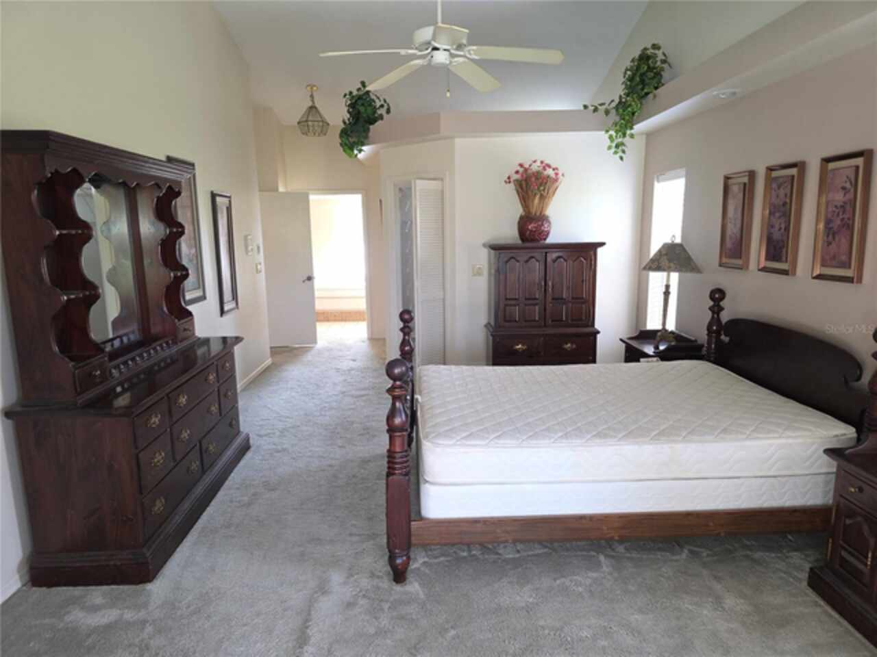 Listing Photo 10