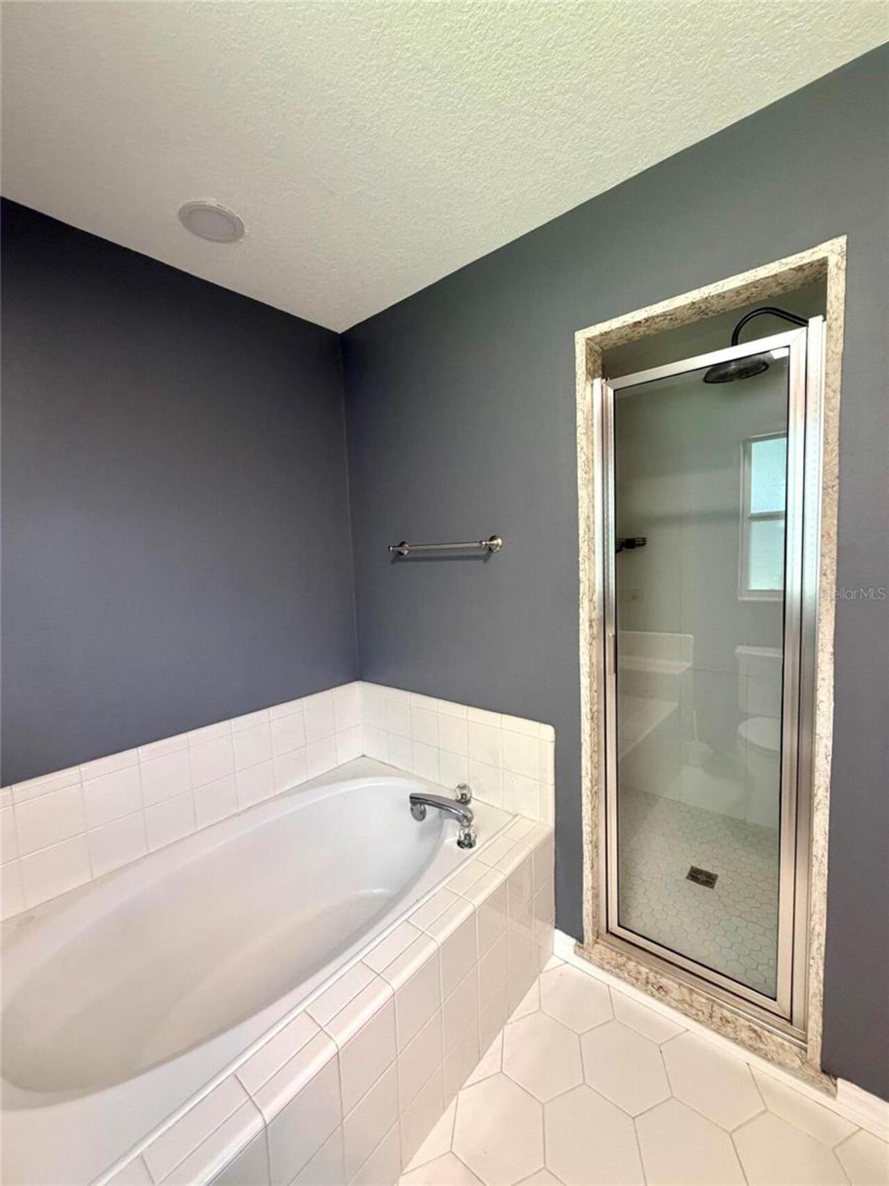 Listing Photo 12