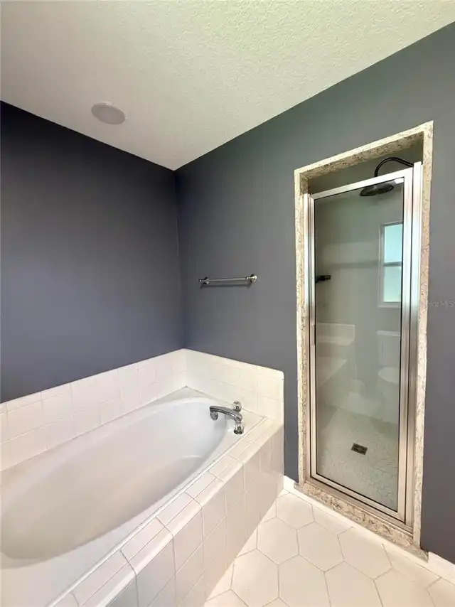 Listing Photo 12