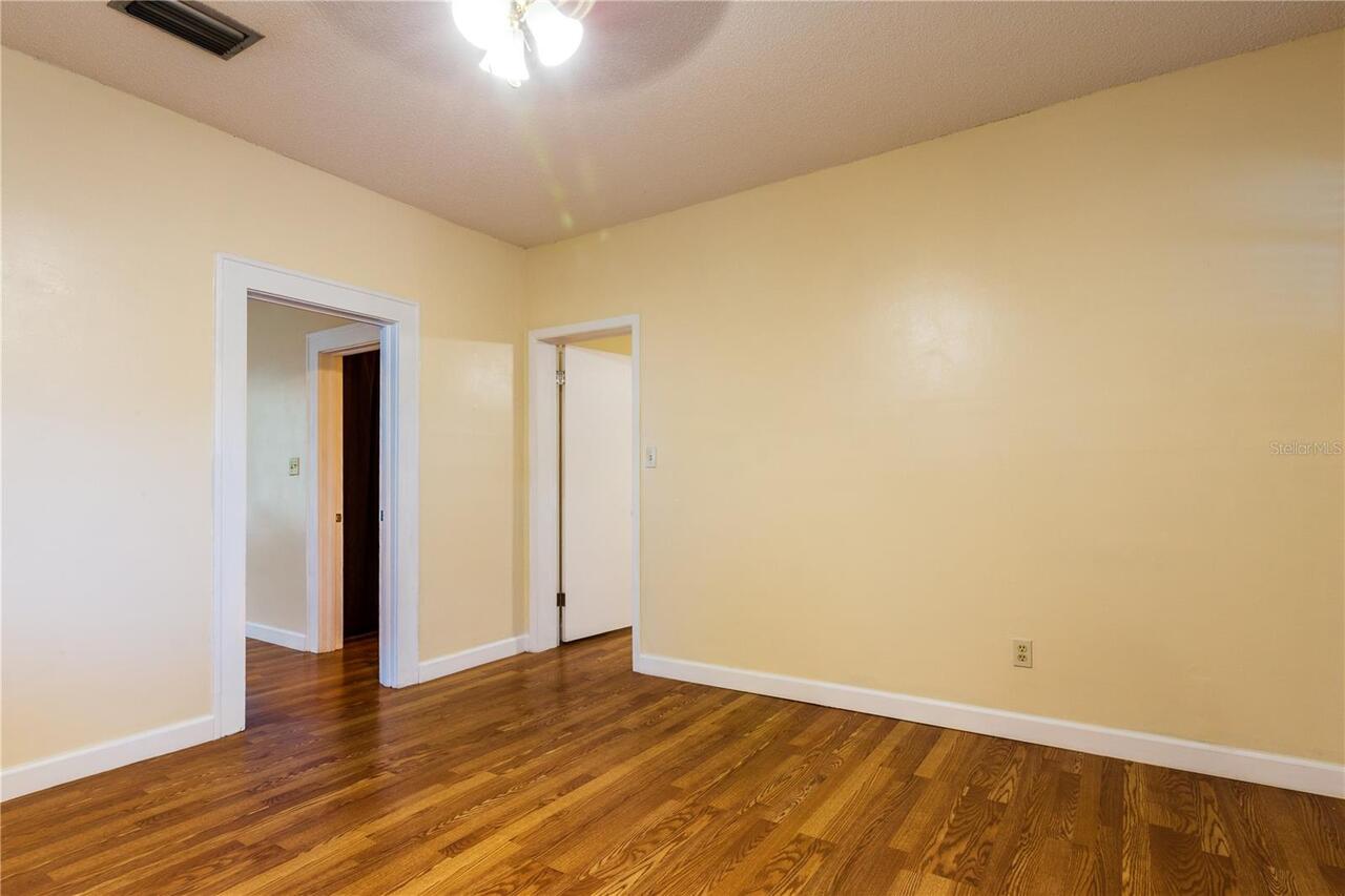Listing Photo 14