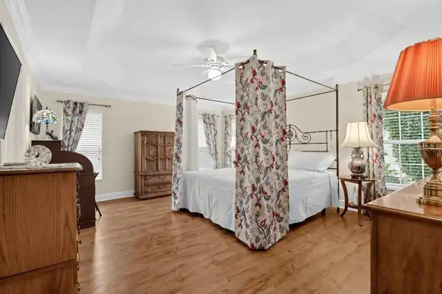 Listing Photo 19