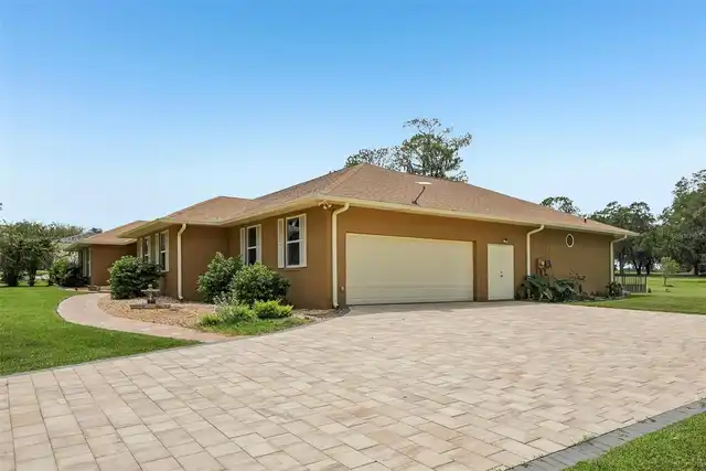 Listing Photo 8