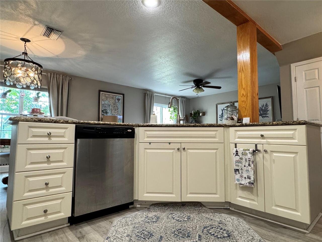 Listing Photo 14