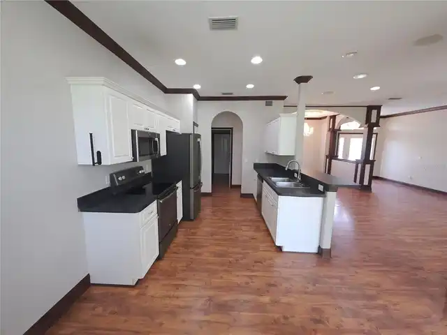Listing Photo 7