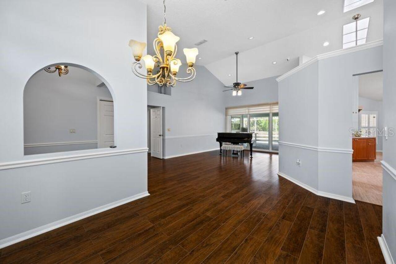 Listing Photo 8
