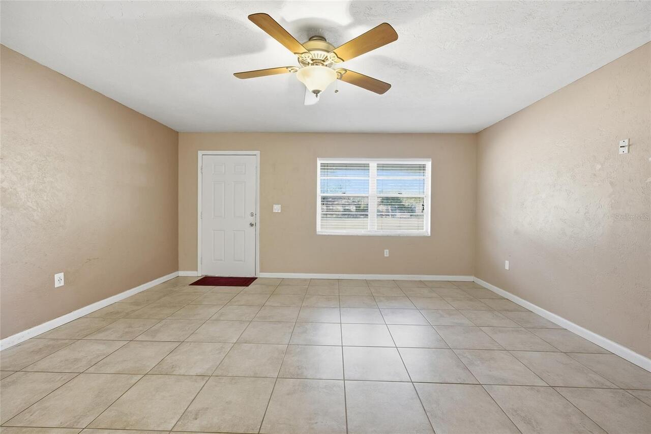 Listing Photo 12
