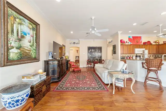 Listing Photo 12