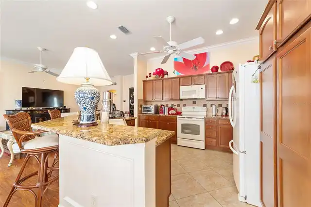 Listing Photo 16