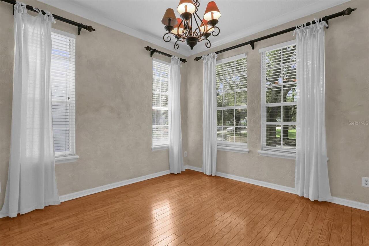Listing Photo 8