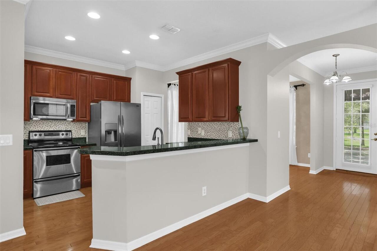 Listing Photo 12