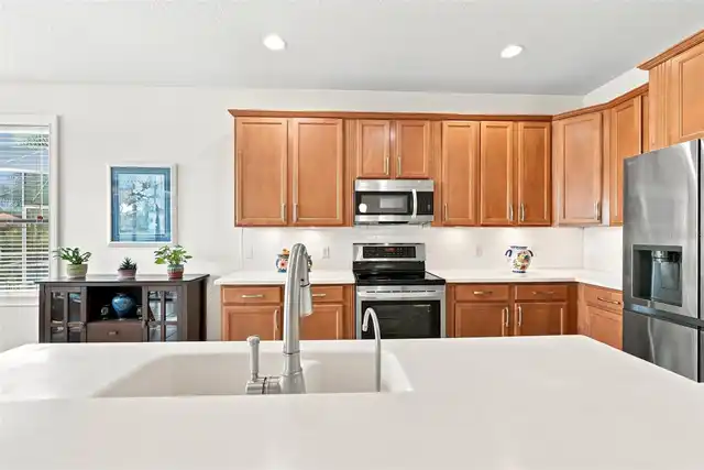 Listing Photo 12