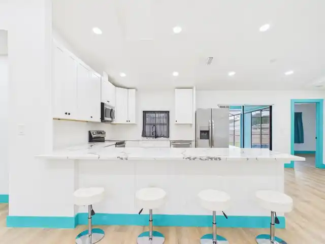 Listing Photo 11
