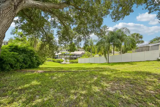 Listing Photo 12