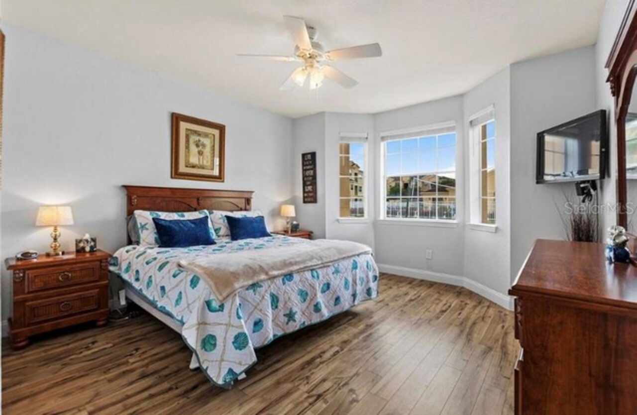 Listing Photo 8