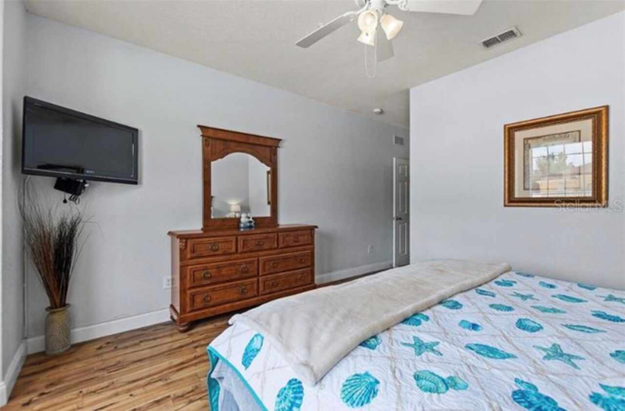 Listing Photo 12
