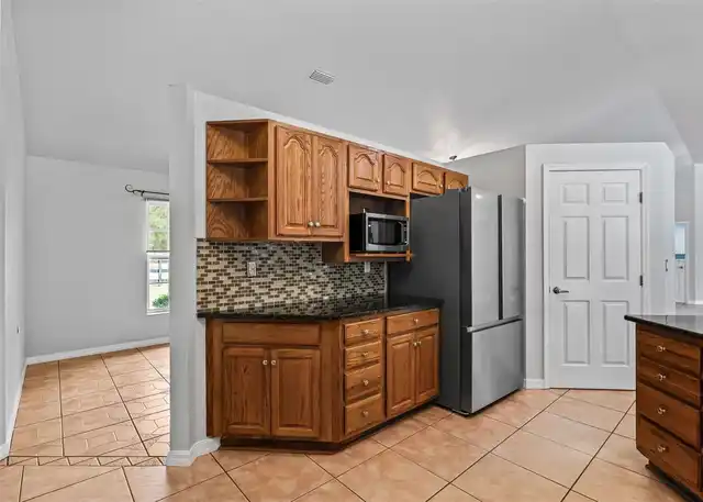 Listing Photo 17