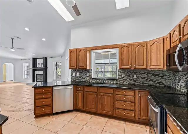 Listing Photo 18