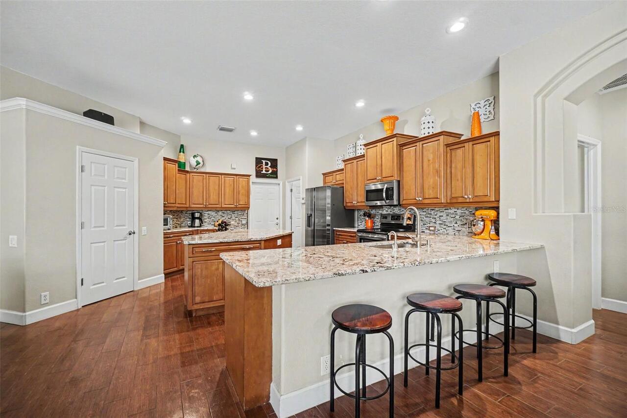 Listing Photo 12