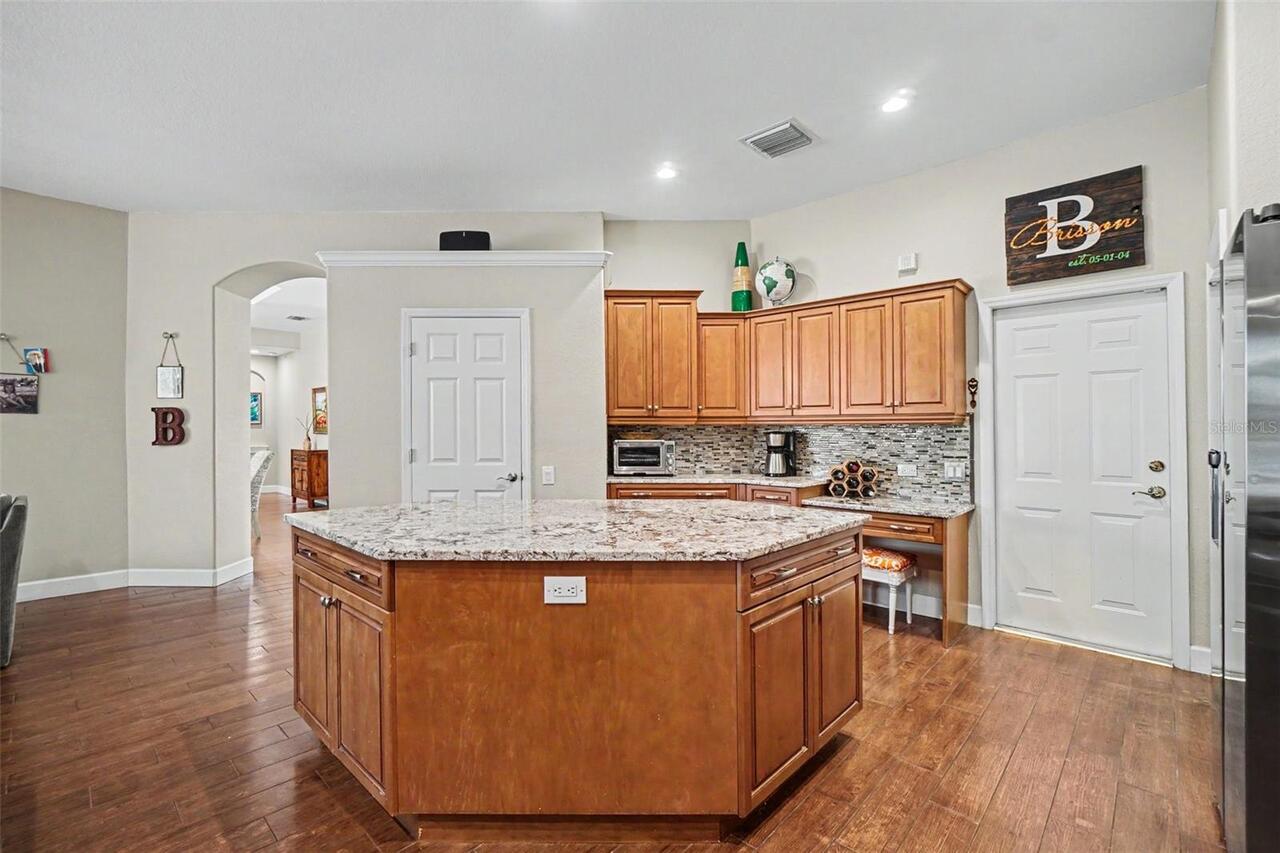 Listing Photo 10