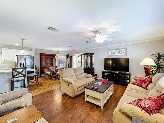 Listing Photo 7