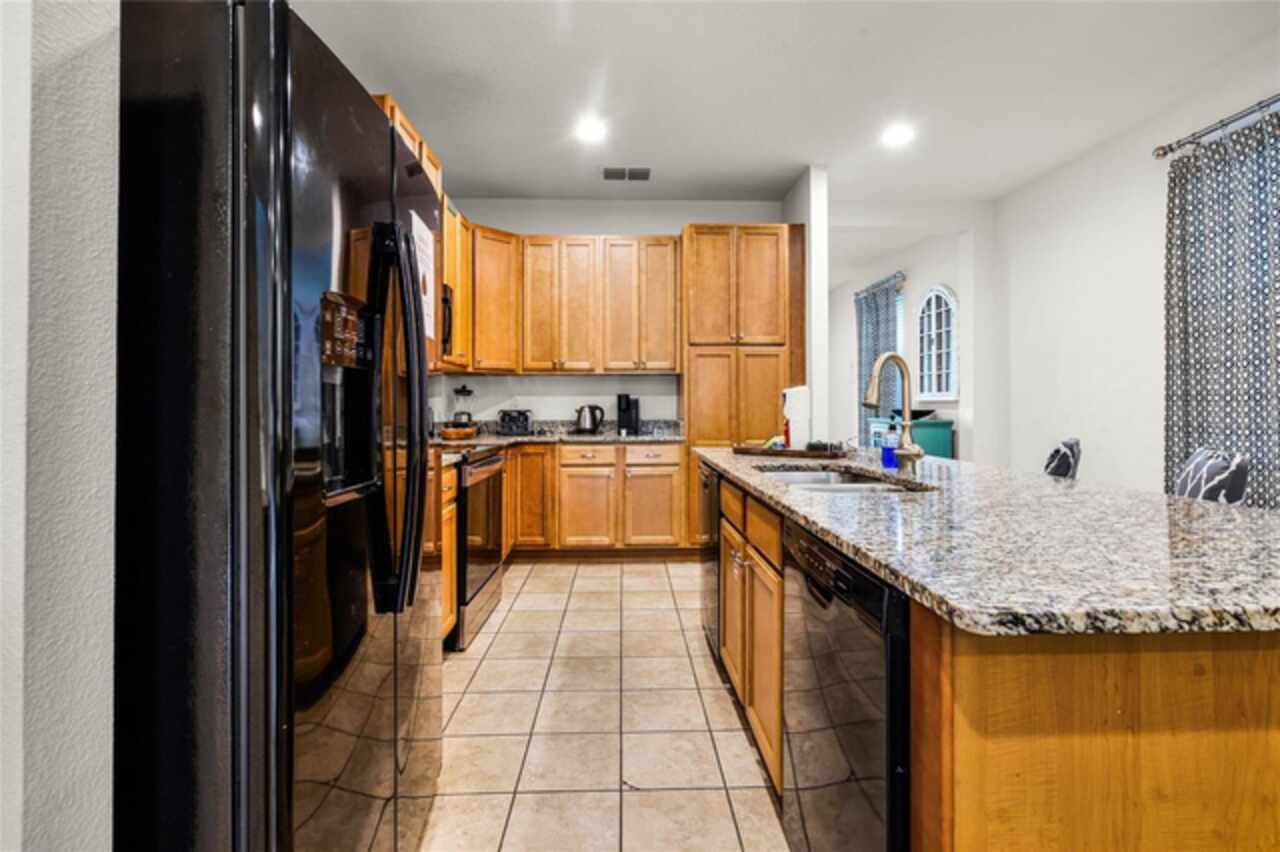 Listing Photo 9