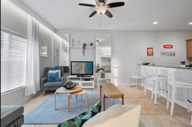 Listing Photo 11