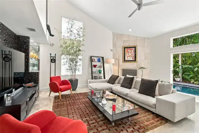 Listing Photo 17