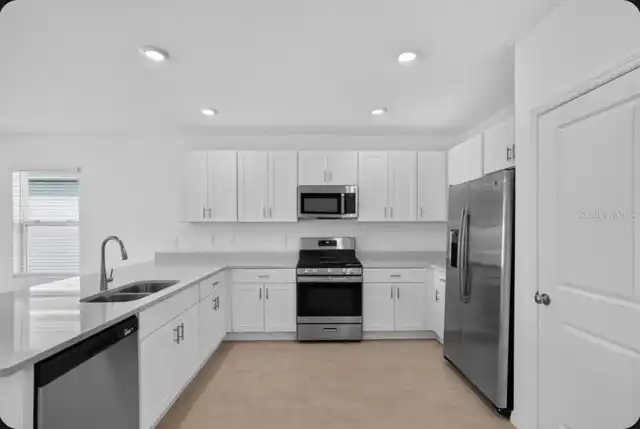 Listing Photo 8